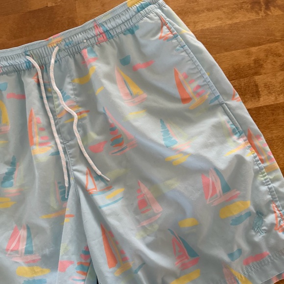 TBBC Tortola Swim Trunks Sandyport Sailboats Size Medium - Picture 3 of 8